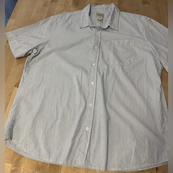 L.L. Bean Men's seersucker short sleeve - Picture 2 of 9